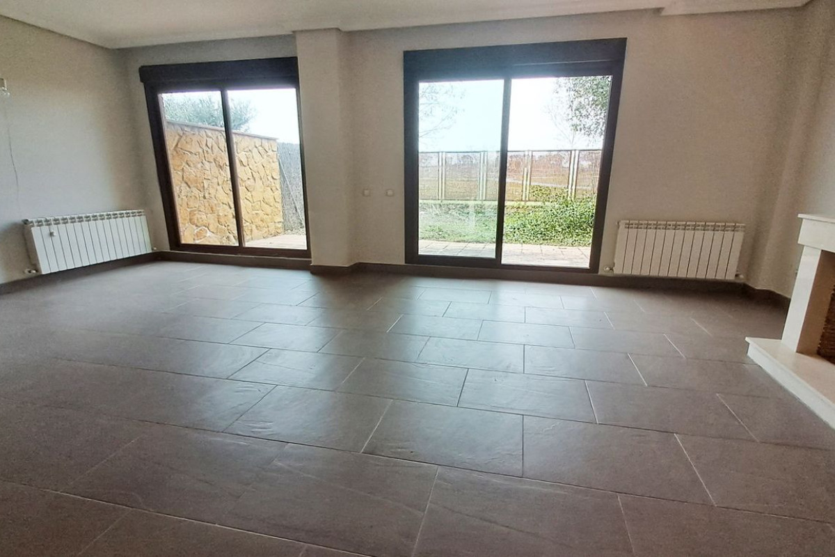Продажа таунхауса в , Ебес photo 3