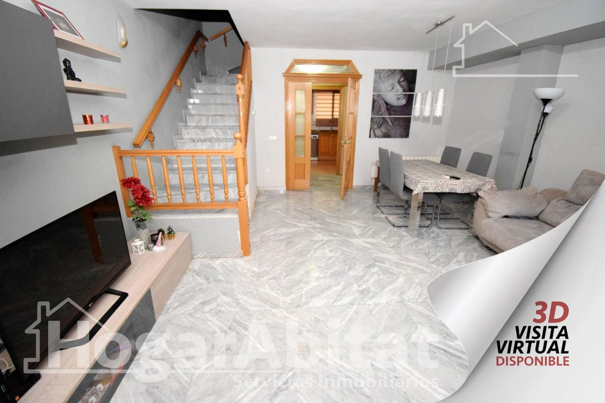Sale of townhouse in , Wave photo 5