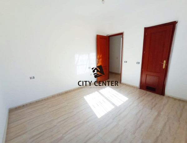 Bajo en venta en  Calle Jilguero, 14, Arona photo 4