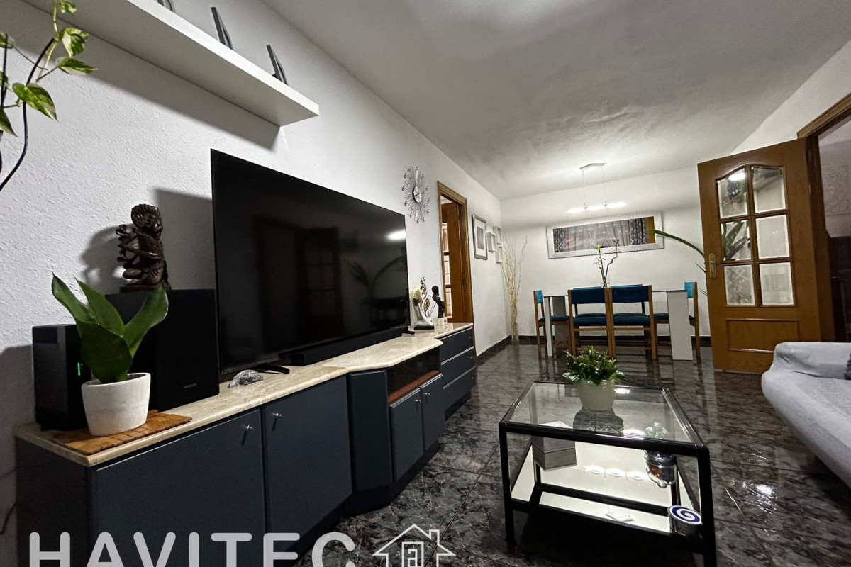 Venta de piso en Grup Vint-I-Cinc de Setembre, Rubí
photo 1