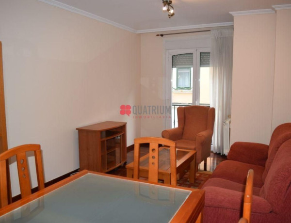 Piso en venta en  Calle de Pérez Costanti, Santiago de Compostela photo 1