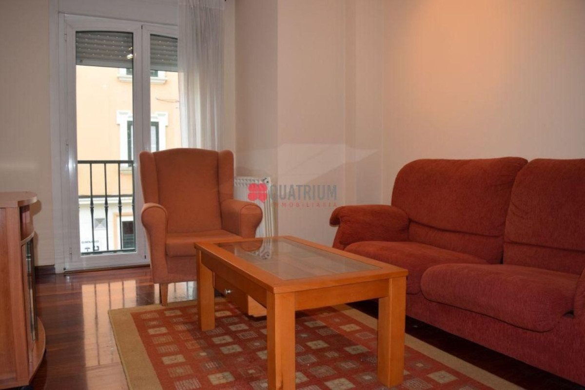 Sale of apartment in Calle de Pérez Costanti, Santiago de Compostela
photo 2