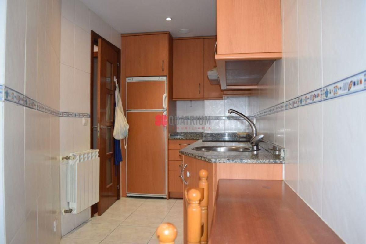 Sale of apartment in Calle de Pérez Costanti, Santiago de Compostela
photo 4