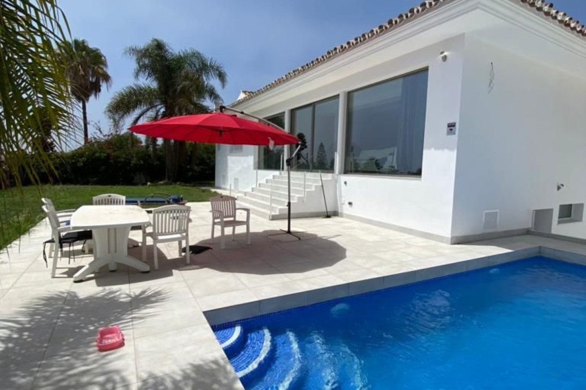 Sale of independent chalet in Chaparral s/n, Mijas
 photo 2