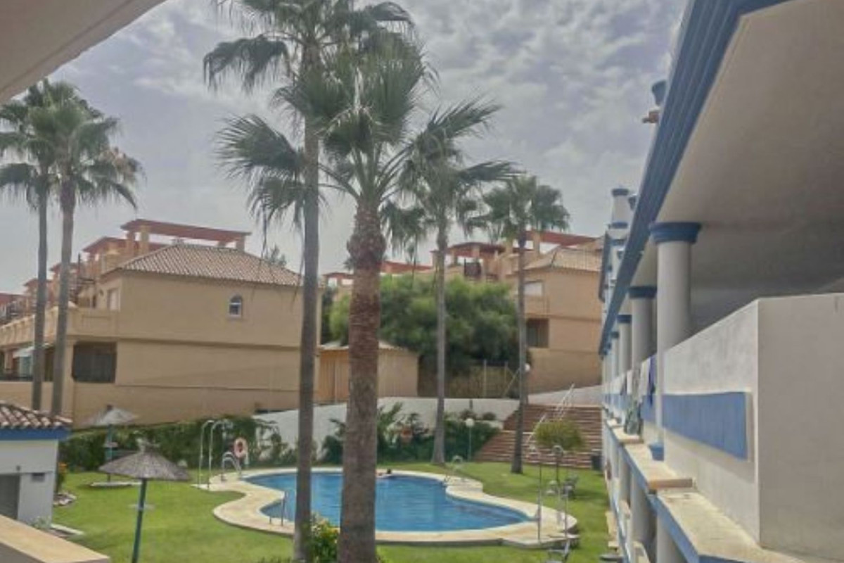 Sale of apartment in Calle del Green, 2, Estepona
 photo 2