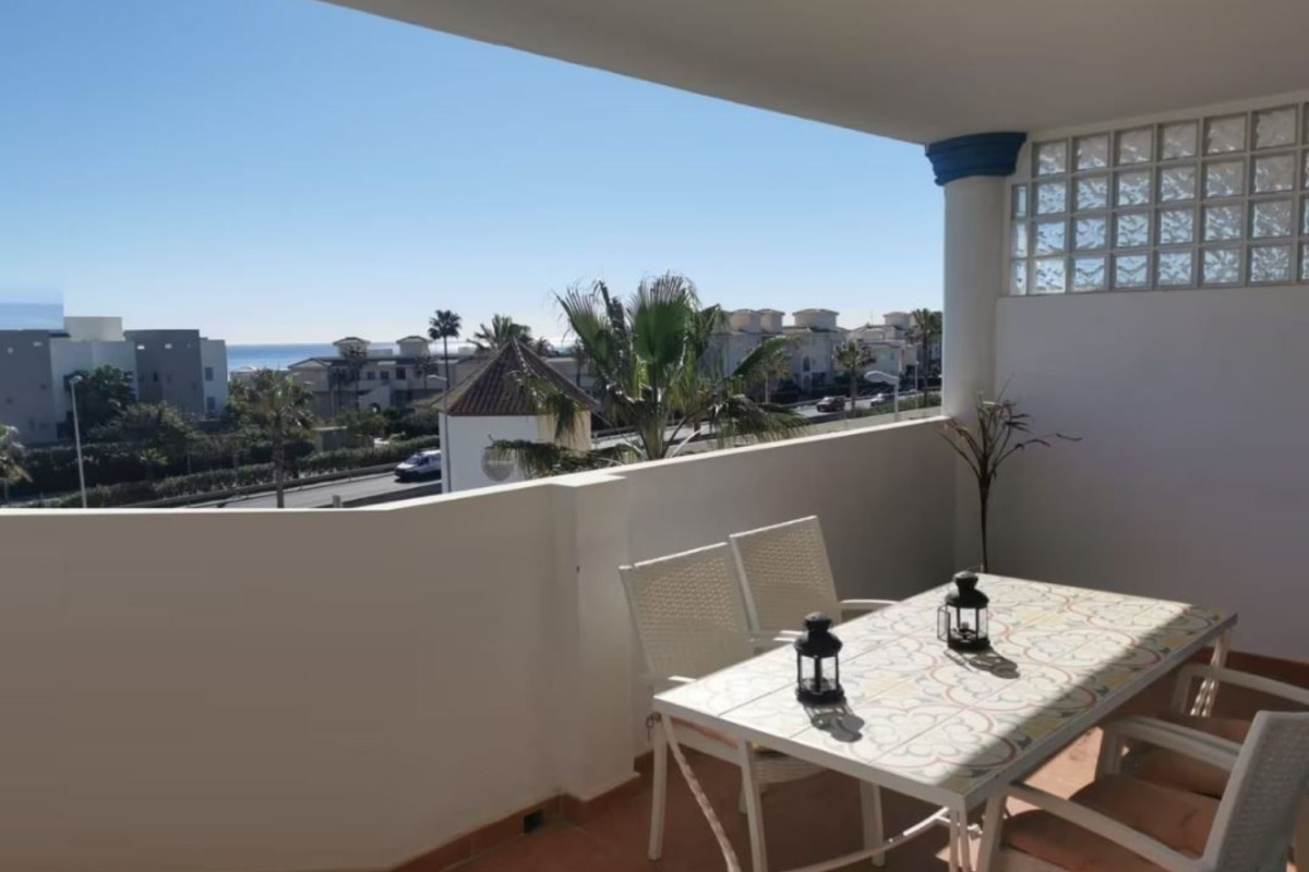 Sale of apartment in Calle del Green, 2, Estepona
 photo 4