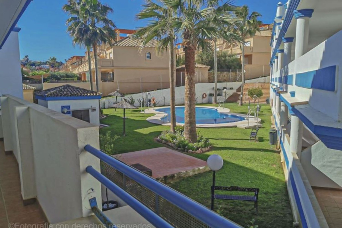 Sale of apartment in Calle del Green, 2, Estepona
 photo 5