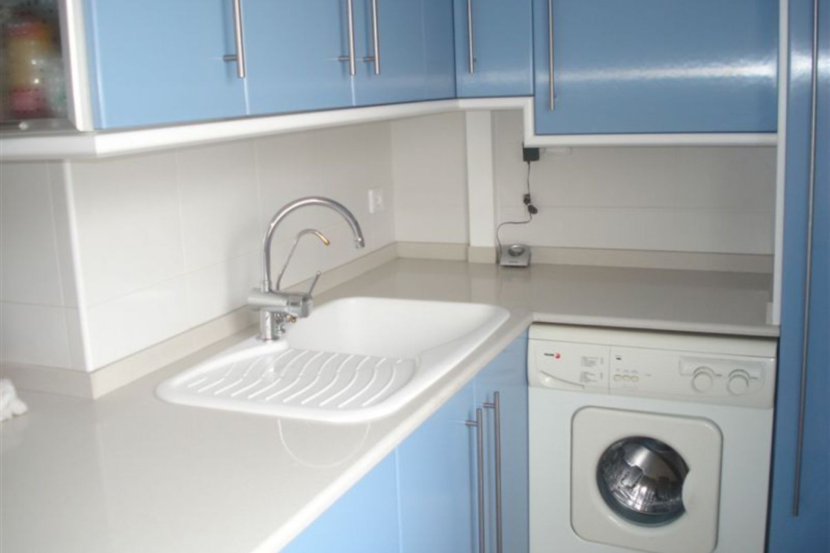 Sprzedaż mieszkania w Calle del Castanyer, 4, Cornellà de Llobregat
 photo 2