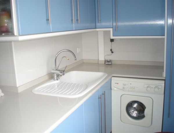 Piso en venta en Calle del Castanyer, 4, Cornellà de Llobregat thumbnail 1