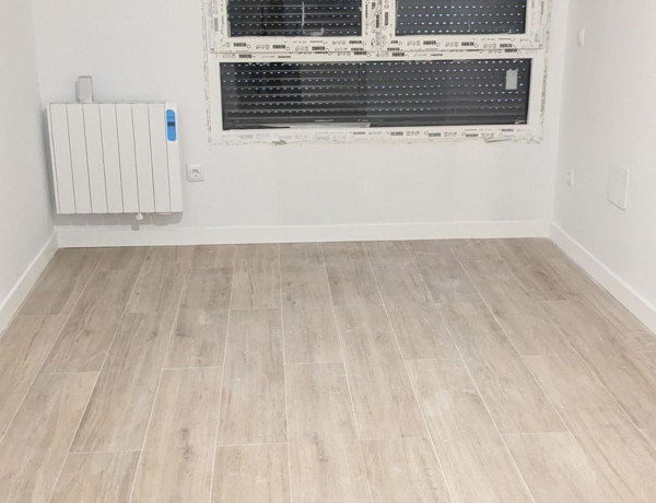 Продажа квартиры в Calle Del Plata s/n, Fuenlabrada thumbnail 1