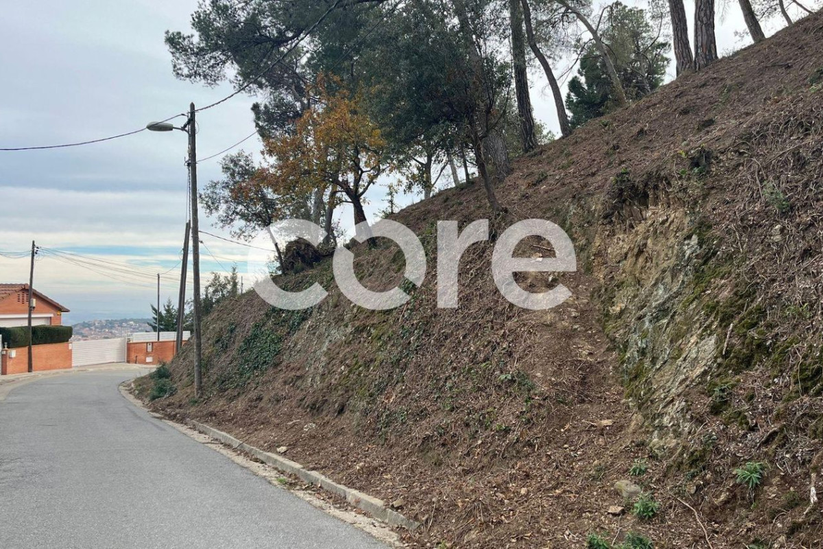 Terreno en venta en Castellar del Vallès, Barcelona photo 2