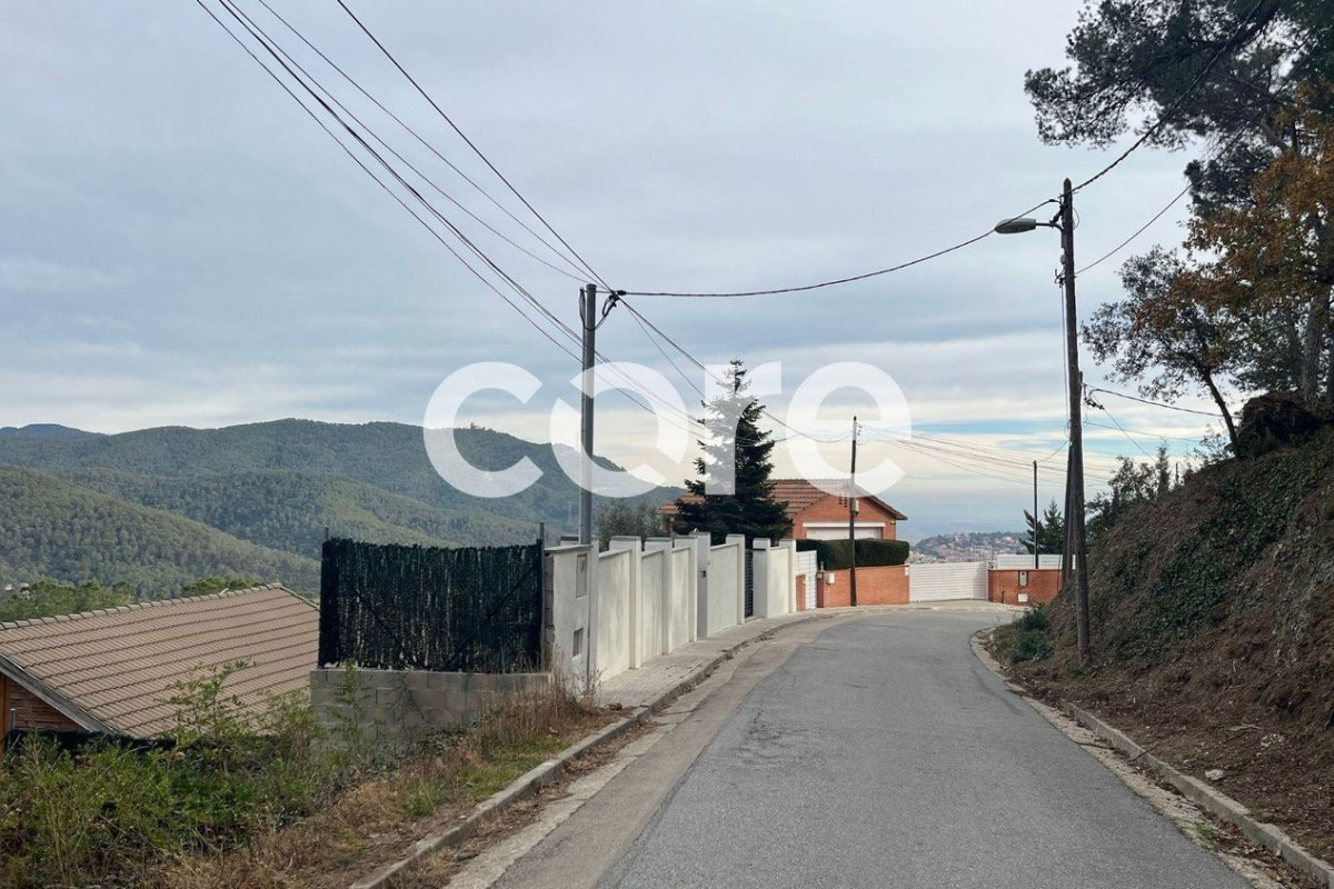Terreno en venta en Castellar del Vallès, Barcelona photo 3