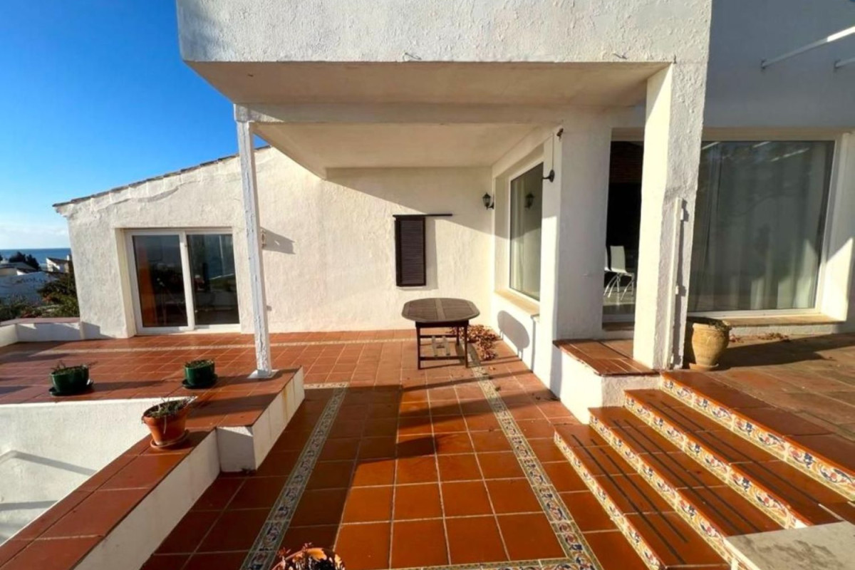 Venta de chalet independiente en Calle Moreno Torroba, Estepona
photo 1