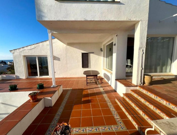 Detached villa for sale in Calle Moreno Torroba, Estepona photo 1