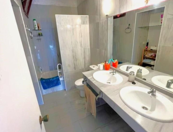 Detached villa for sale in  Calle Moreno Torroba, Estepona photo 4