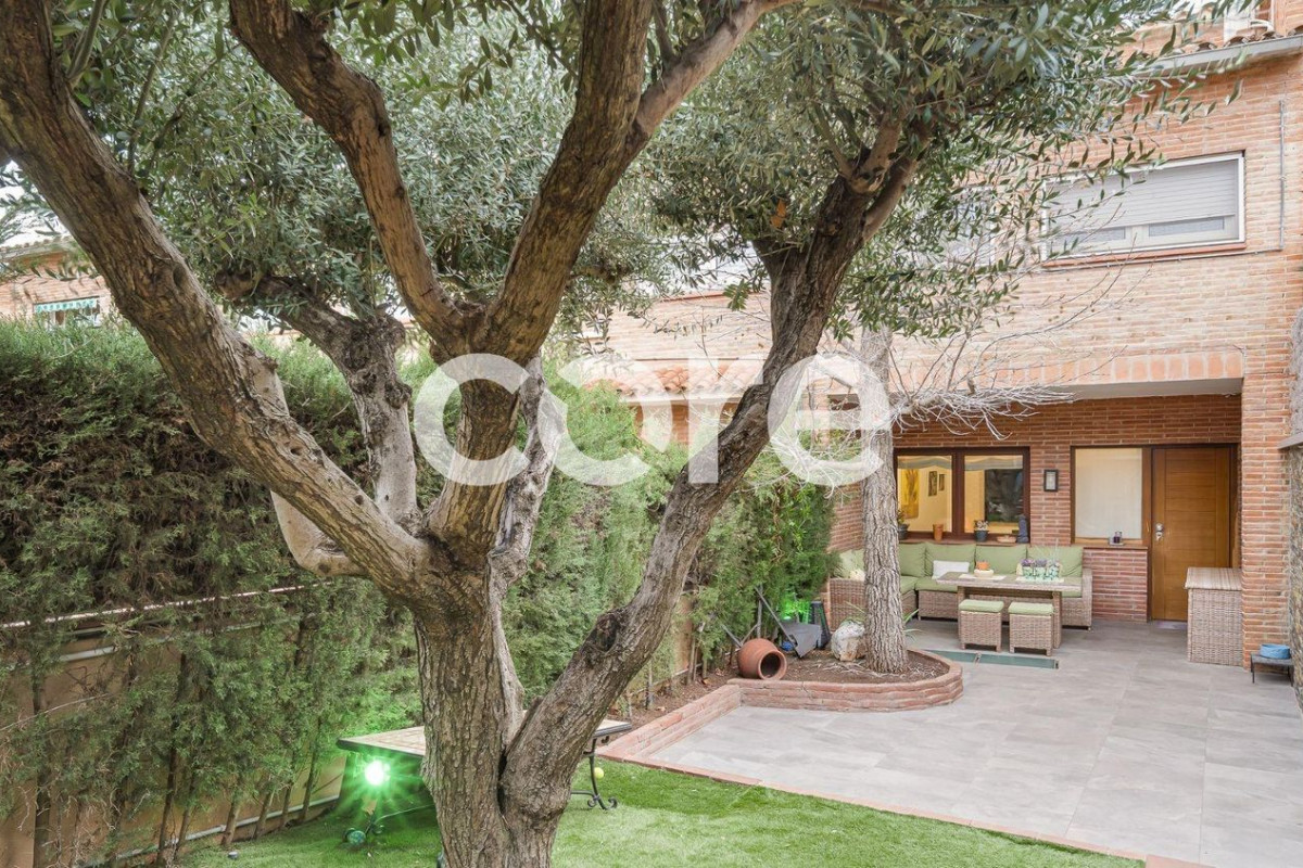 Sale of townhouse in  Center , Castellar del Vallès photo 4