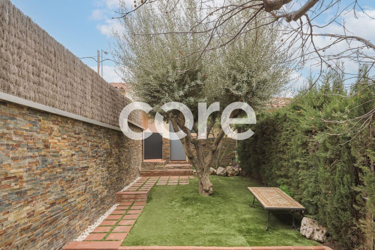 Sale of townhouse in  Center , Castellar del Vallès photo 5