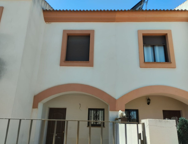 Chalet adosado en venta en , San Bartolomé de la Torre thumbnail 1
