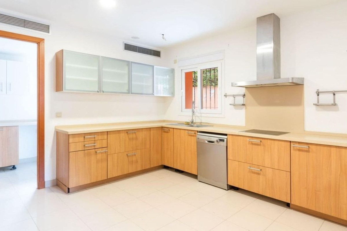 Venta de chalet independiente en El Cantizal, Las Rozas de Madrid
 photo 3