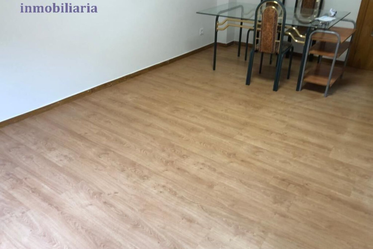 Sale of apartment in Calle Bretón de los Herreros, Logroño
photo 4