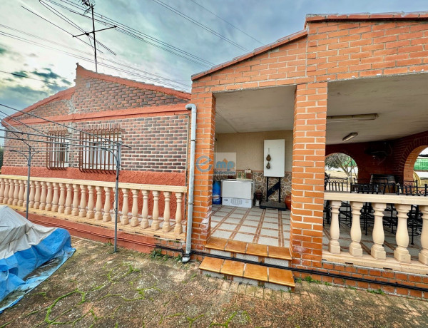 Detached villa for sale in , El Viso de San Juan thumbnail 2