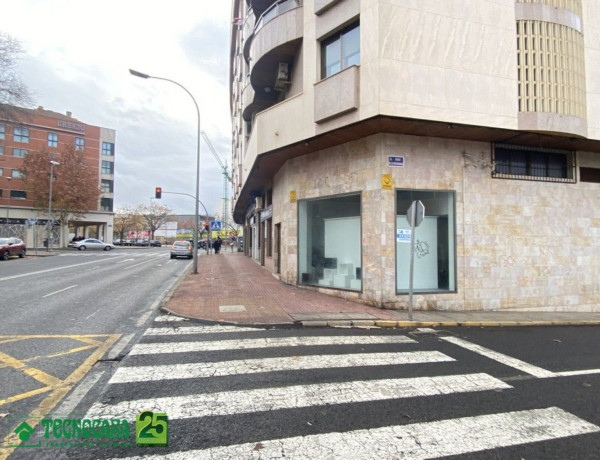 Local en venta en ronda de Granada, 15 thumbnail 1