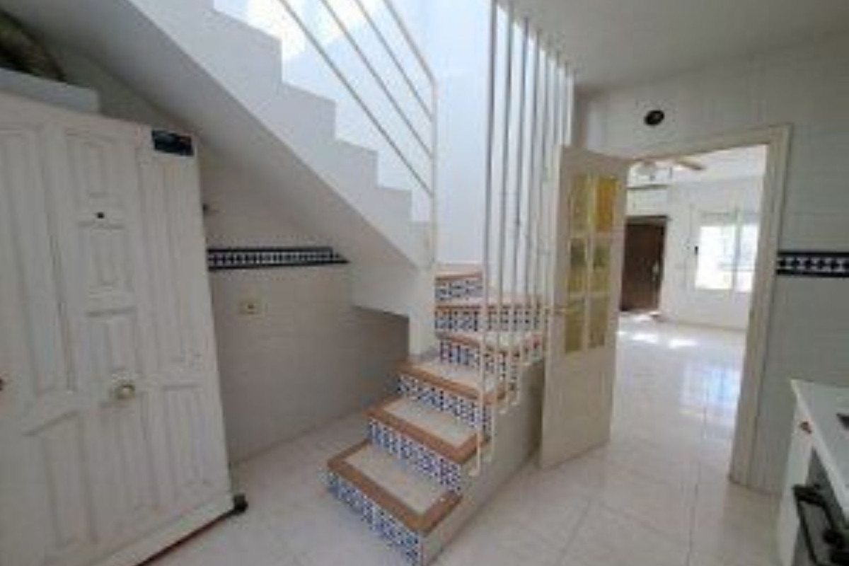 Venta de bajo en Urb. Los Alcázares, Los Alcázares
 photo 3