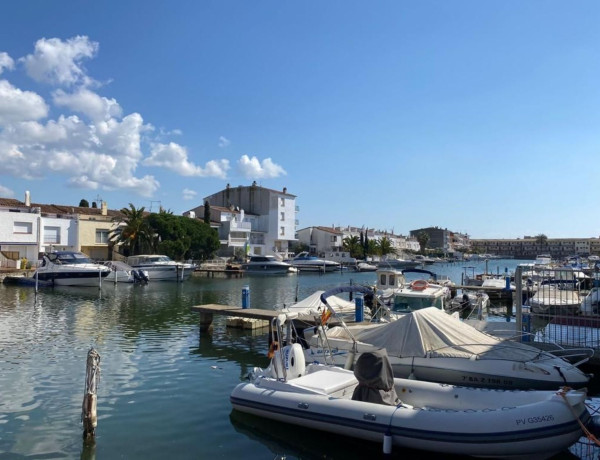 Piso en venta en Calle Port Empordà, Empuriabrava thumbnail 2