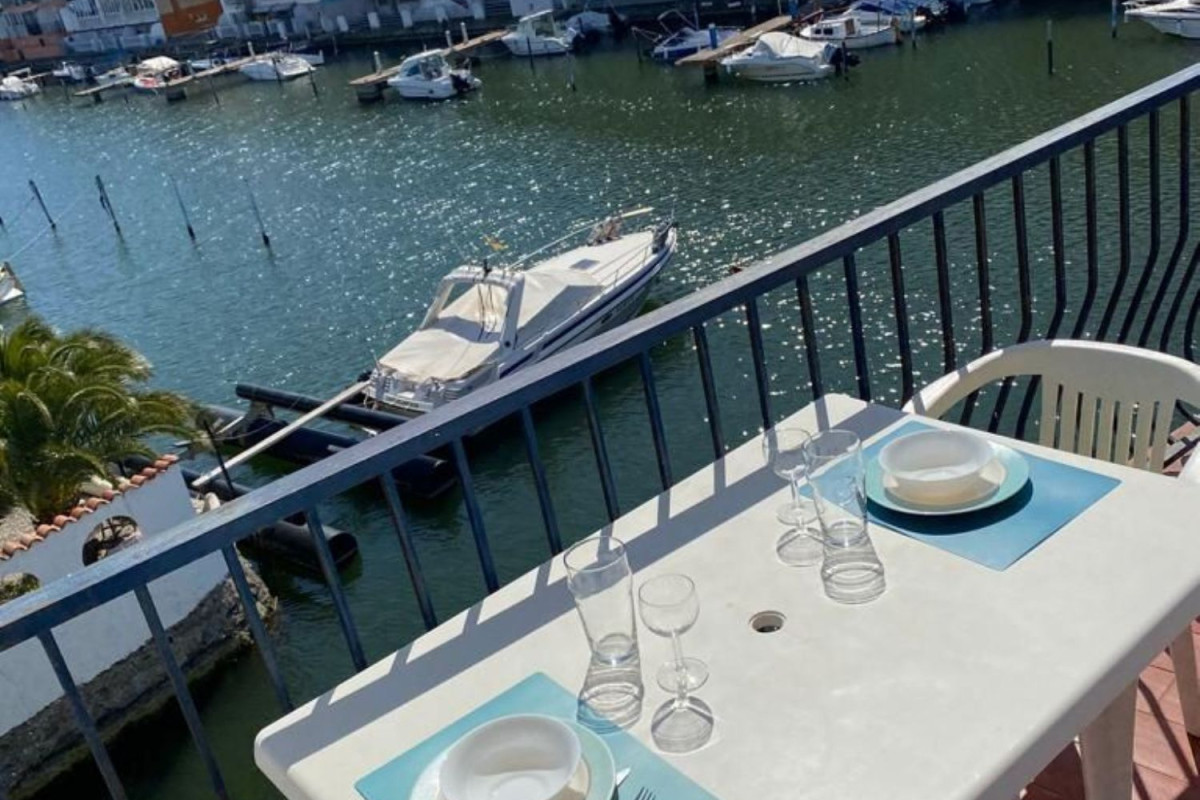 Sale of apartment in Calle Port Empordà, Empuriabrava
photo 4