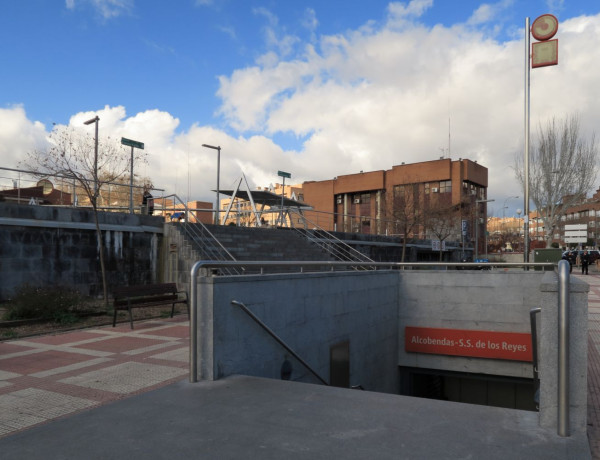 First floor for sale in  Calle barcelona, Alcobendas photo 3