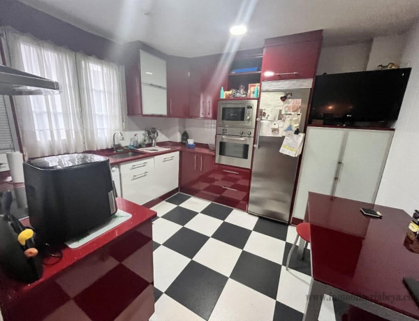 Таунхаус на продажу в , Cizur photo 4