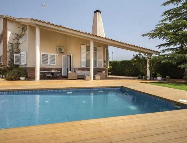 Chalet independiente en venta en , Pacs del Penedès photo 1
