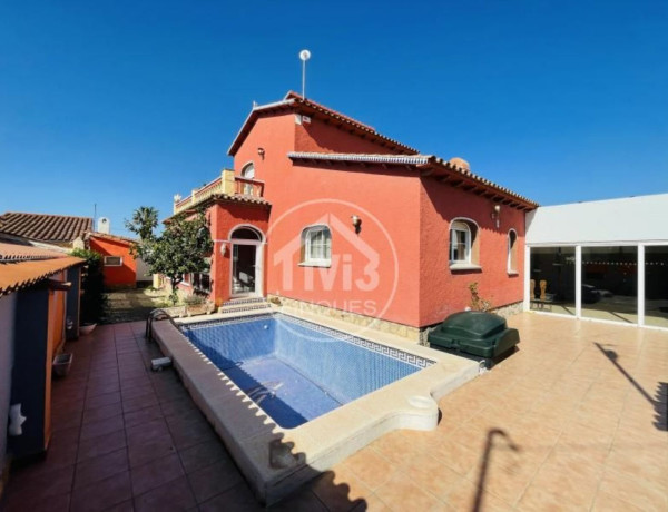 Chalet independiente en venta en  Dr. Gil Vernet, Mont-Roig del Camp photo 3