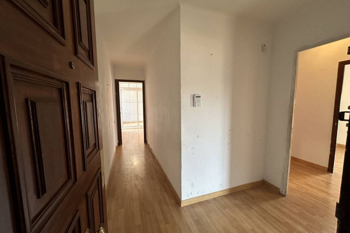 Venta de piso en Avenida de Santa Eulàlia, Terrassa
 photo 2