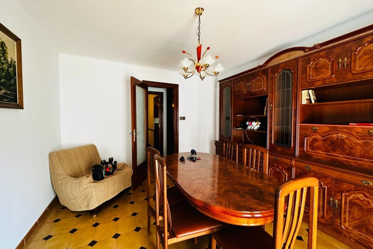 Sale of apartment in Calle Victoria, Sant Boi de Llobregat
 photo 2