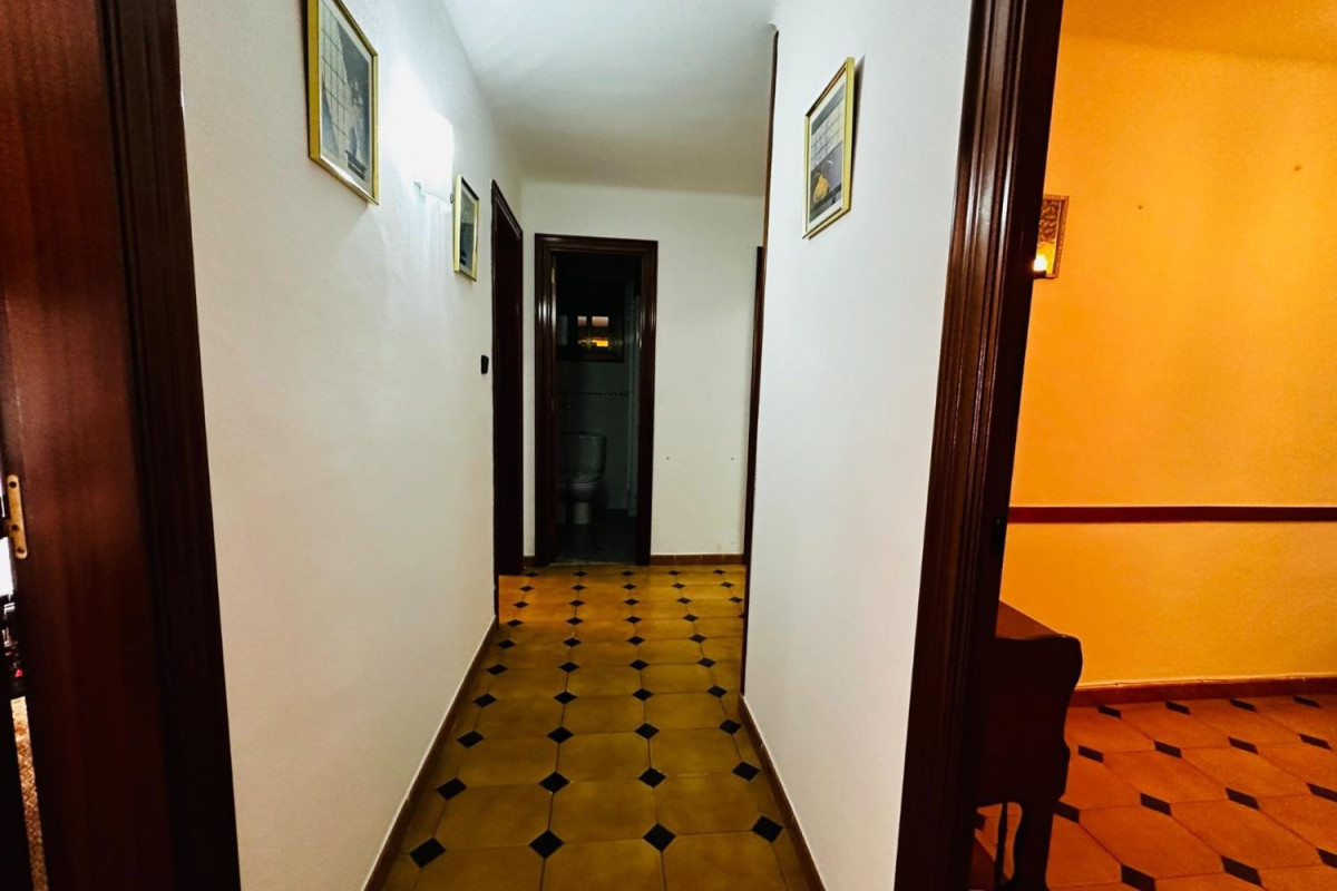 Sale of apartment in Calle Victoria, Sant Boi de Llobregat
 photo 5