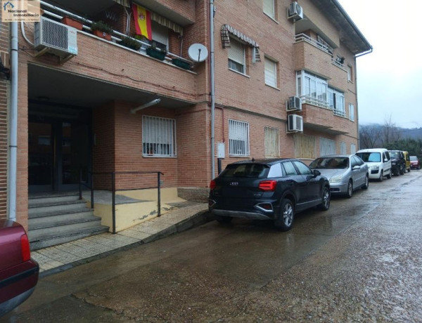 Bajo en venta en , Candeleda photo 1