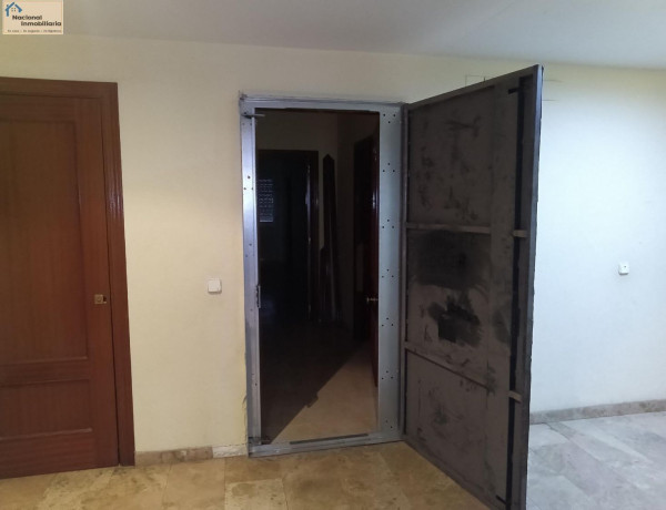 Bajo en venta en , Candeleda photo 4