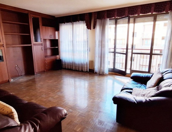 Duplex en venta en Calle Pintor Adrian Aldecoa, Vitoria-Gasteiz photo 2