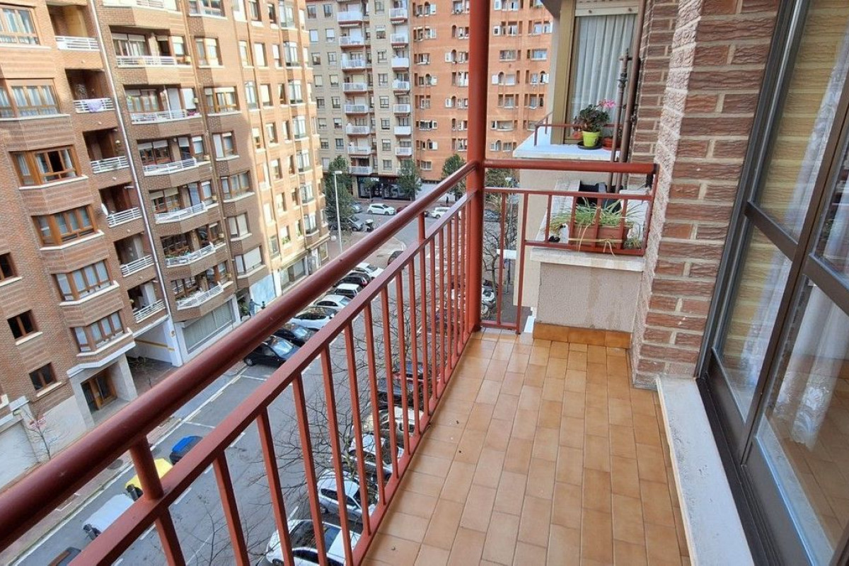 Venta de duplex en Calle Pintor Adrian Aldecoa, Vitoria-Gasteiz photo 4