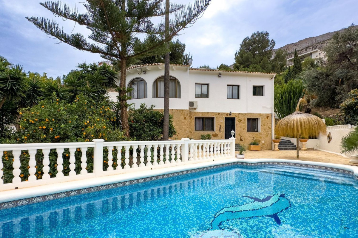 Sale of independent chalet in Maryvilla, Calpe
photo 2