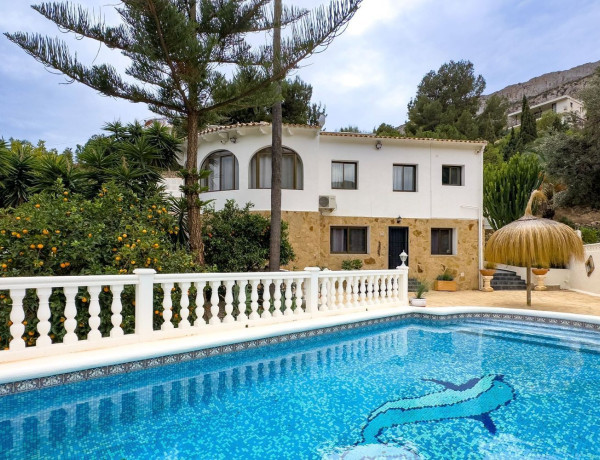 Chalet independiente en venta en  Maryvilla , Calpe photo 2