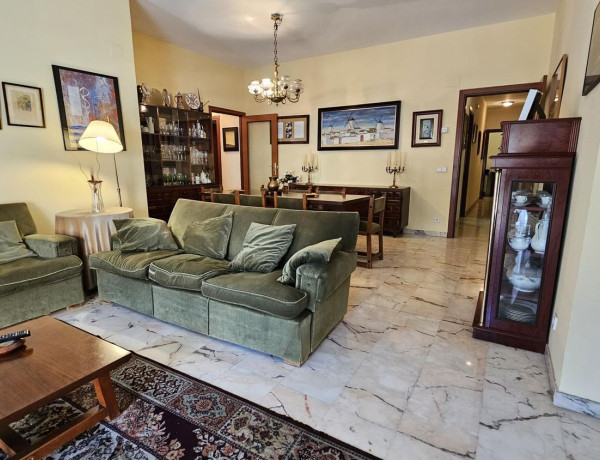 Piso en venta en  Calle Nou, 14, Figueres photo 3