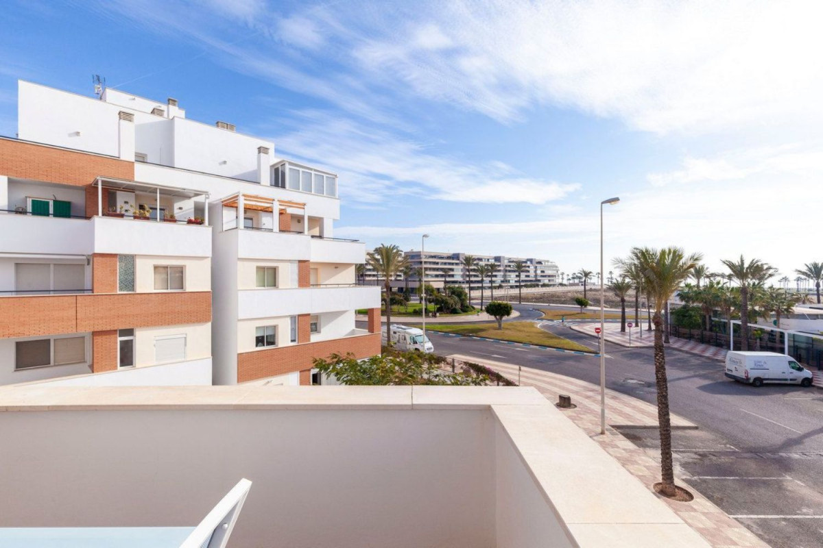 Venta de piso en Avenida Ciudad de Cádiz, 14, Roquetas de Mar
 photo 4