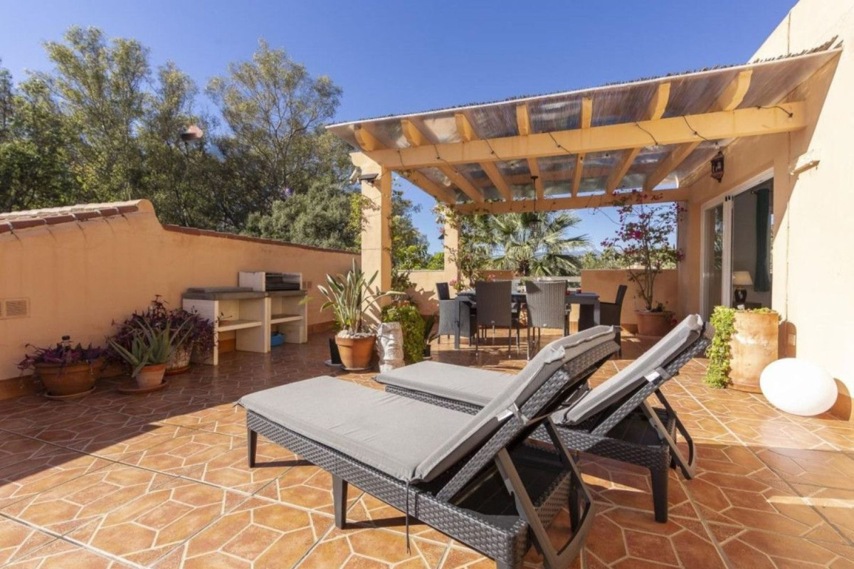 Venta de ático en  Elviria-Cabopino , Marbella photo 3