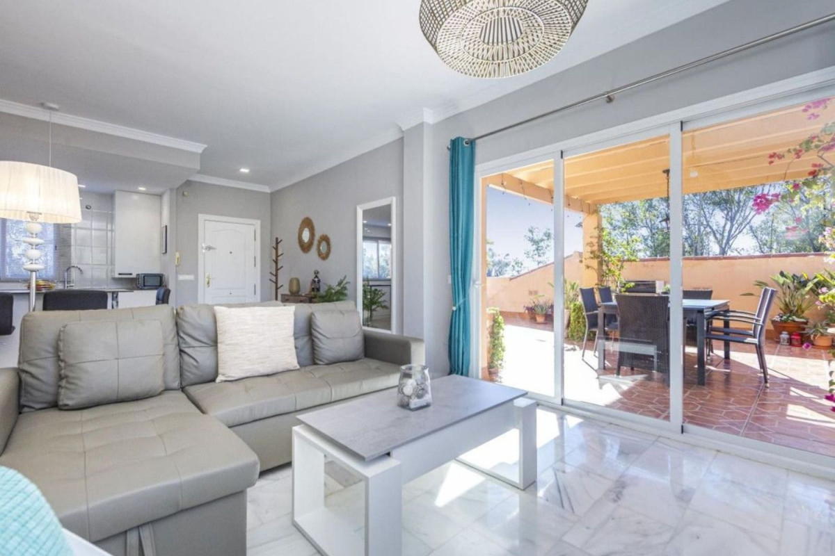 Venta de ático en  Elviria-Cabopino , Marbella photo 4