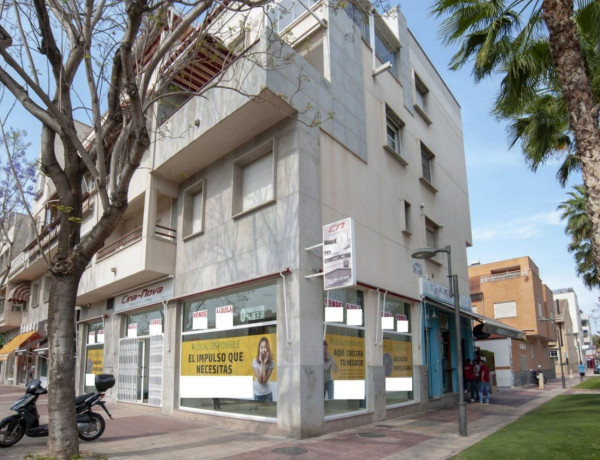 Local en venta en Zona Juan de Borbón thumbnail 2