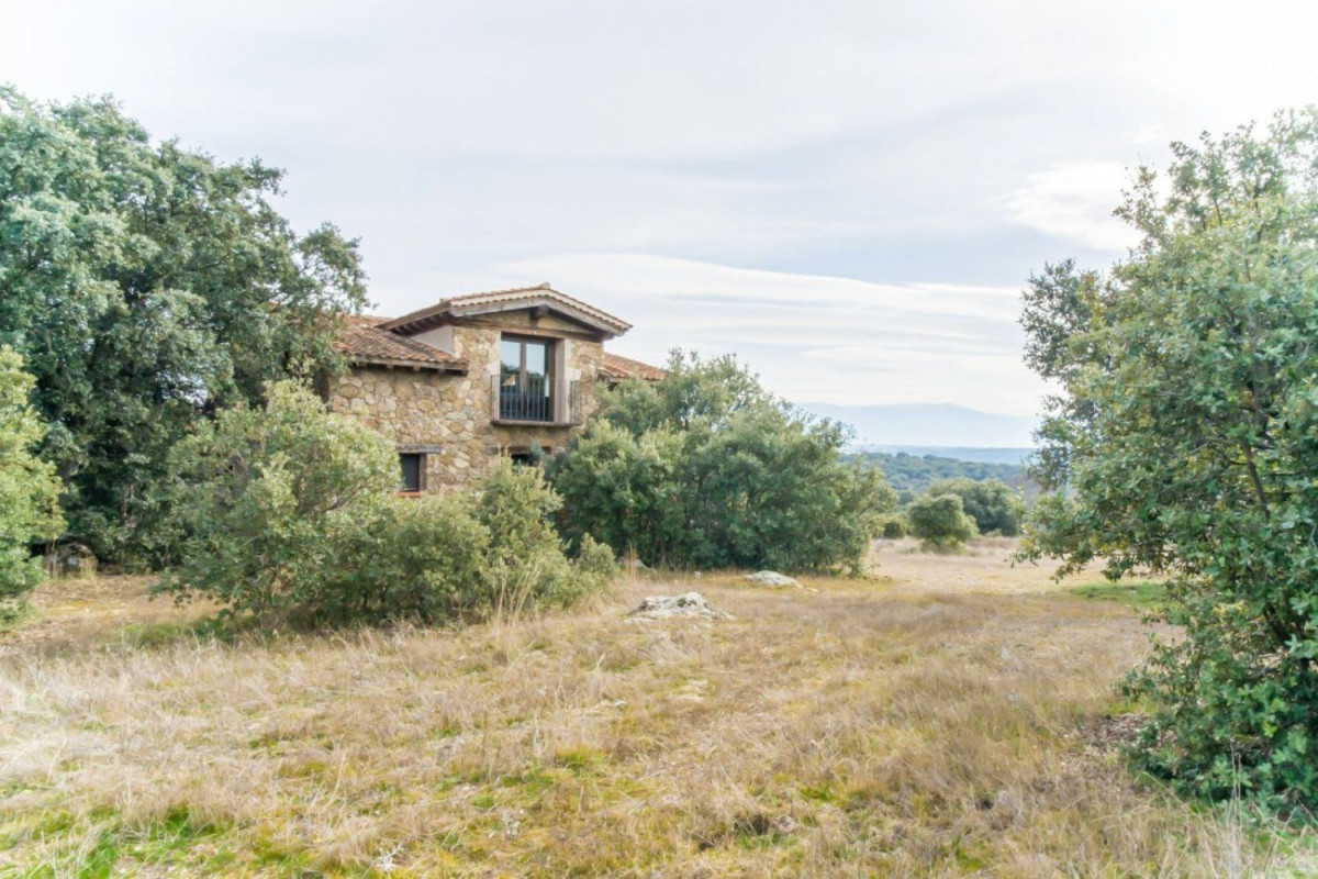 Продажа отдельного шале в , Турегано photo 2