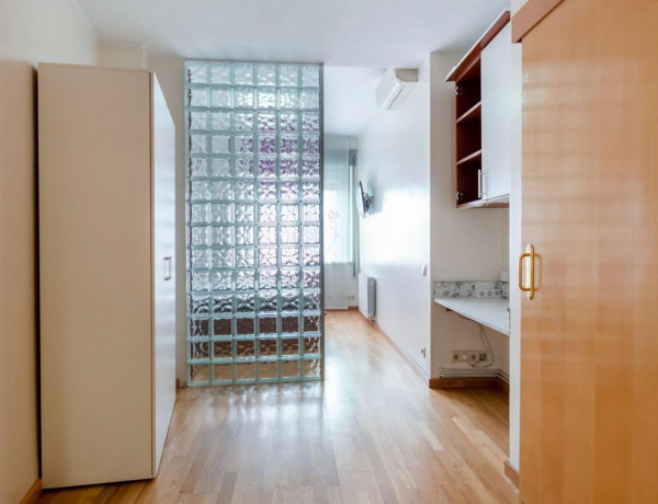 Piso en venta en Ciutat Vella , Barcelona photo 1