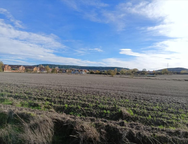 Terreno en venta en calle de Burgos photo 3